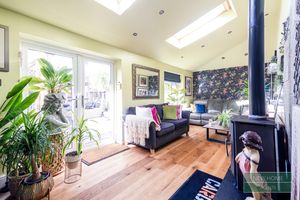 Photo 11- click for photo gallery